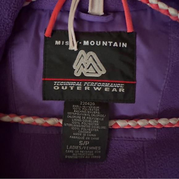 Misty Mountain winter coat - Picture 2 of 8